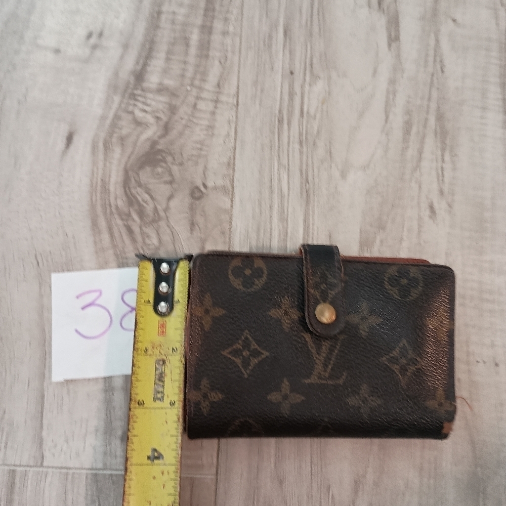 Louis Vuitton Monogram Kisslock Wallet - Picture 15 of 15